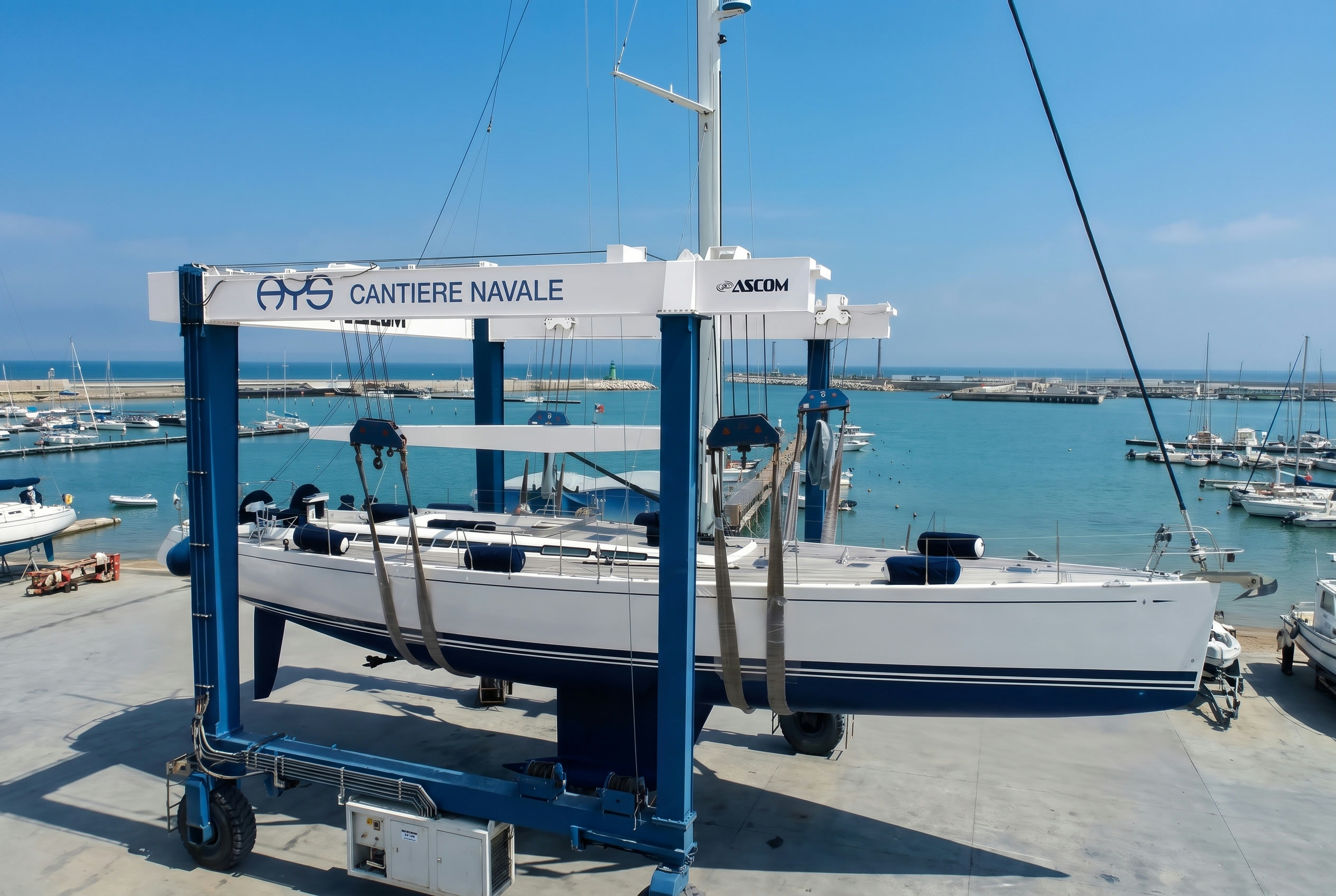 Il travel lift da 75 tonnellate del cantiere CYS