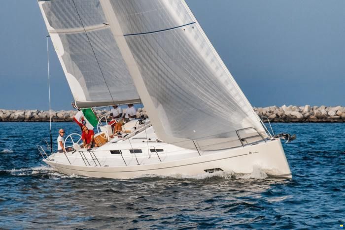 Italia Yachts - Italia 12.98