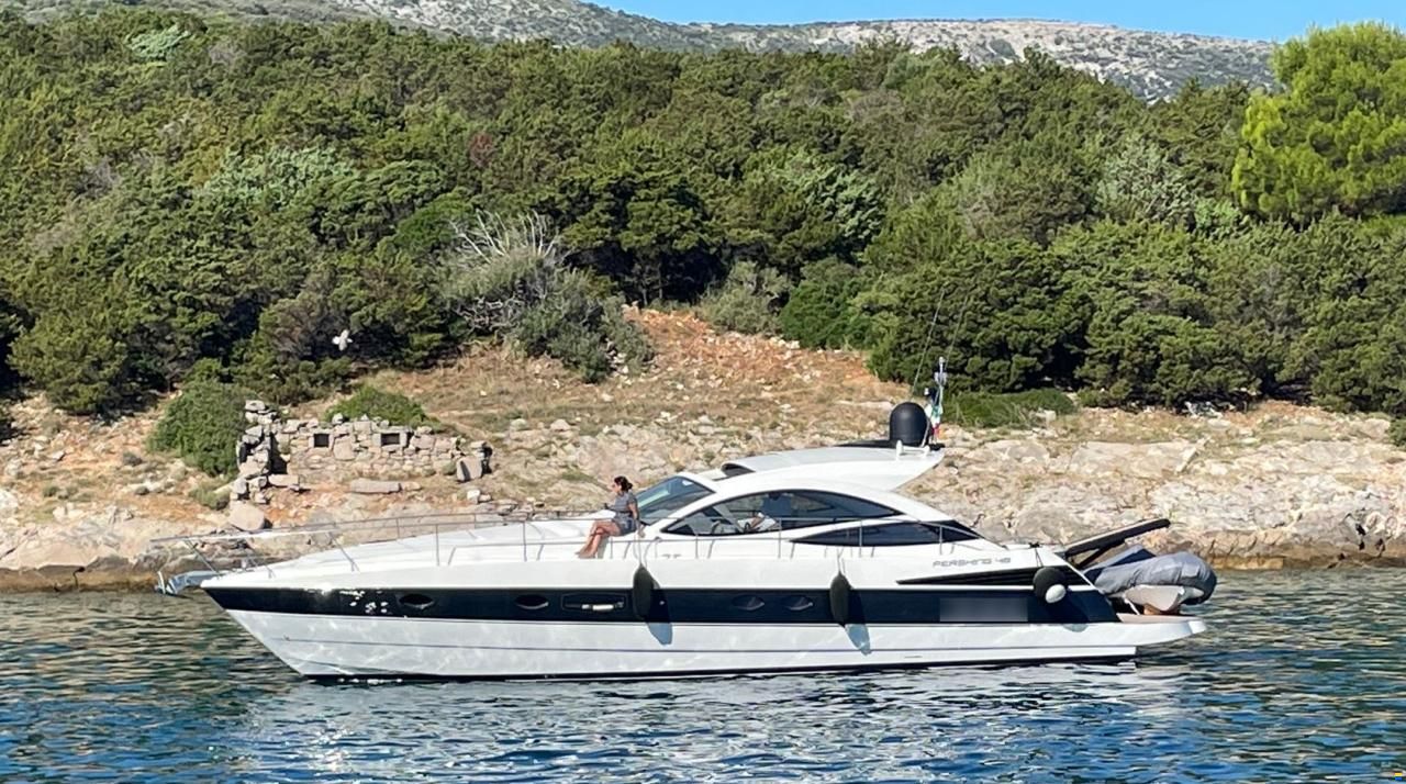 Pershing 46