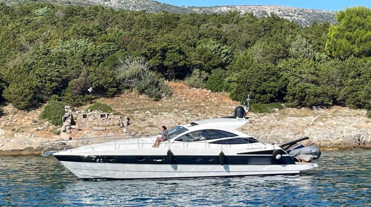 Pershing 46